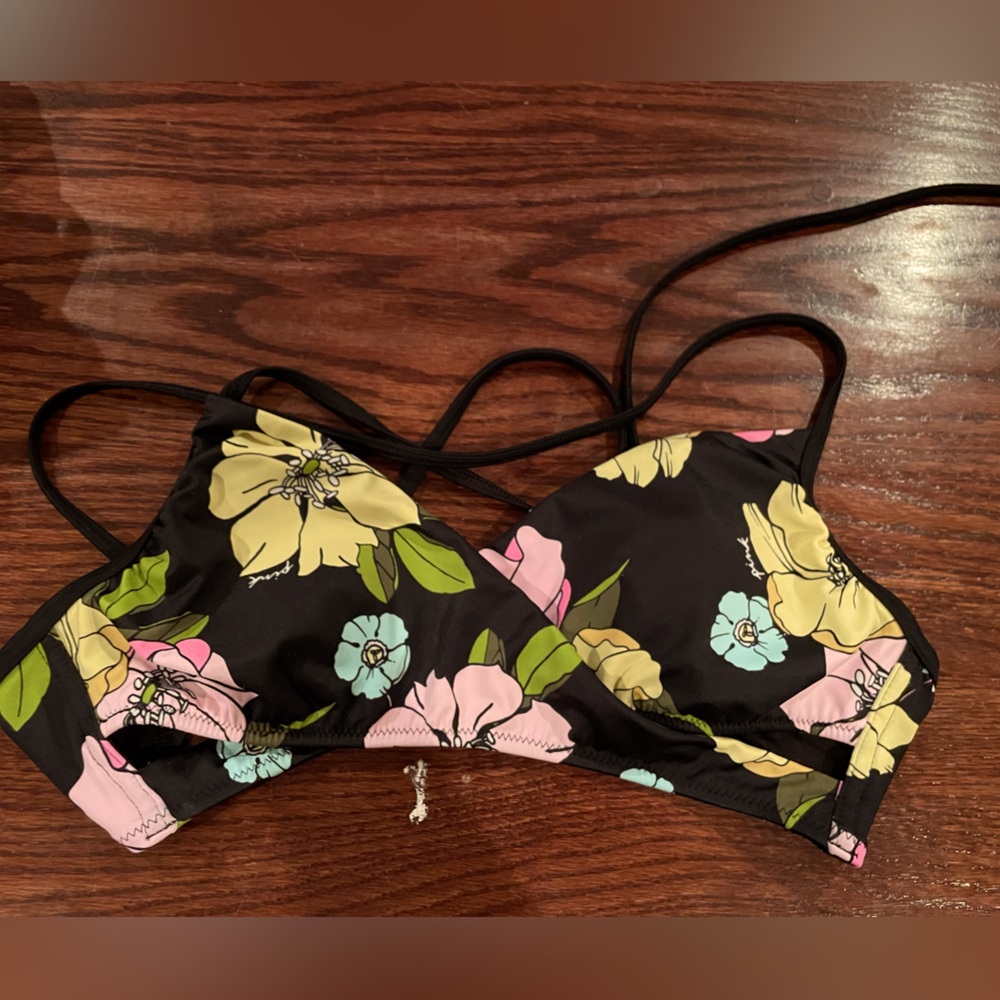 Floral crisscross Bikini Top with Black Straps